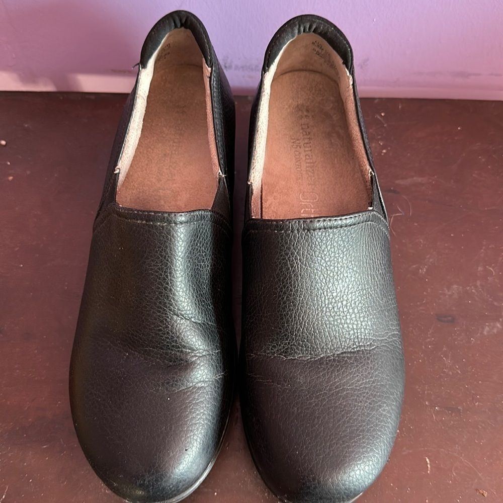Naturalizer Women's Black Leather Slip-On Clogs Comfort Shoes Size 8.5